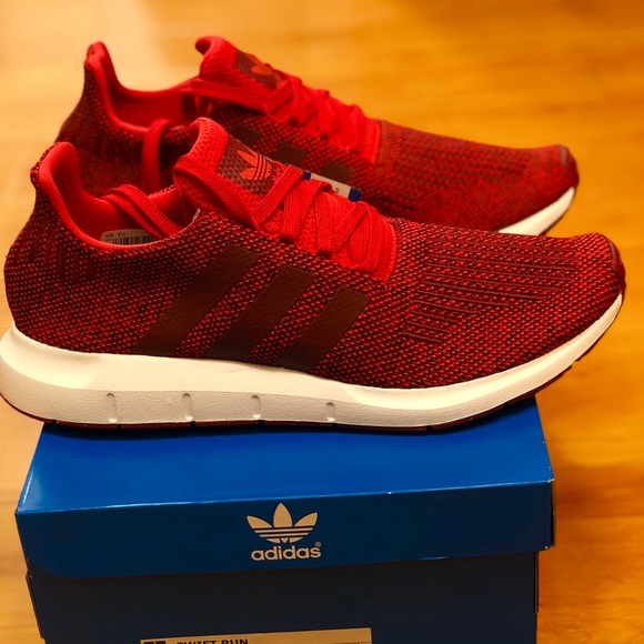 🚨SOLD🚨 ADIDAS SWIFT RUN - Picture 4 of 6